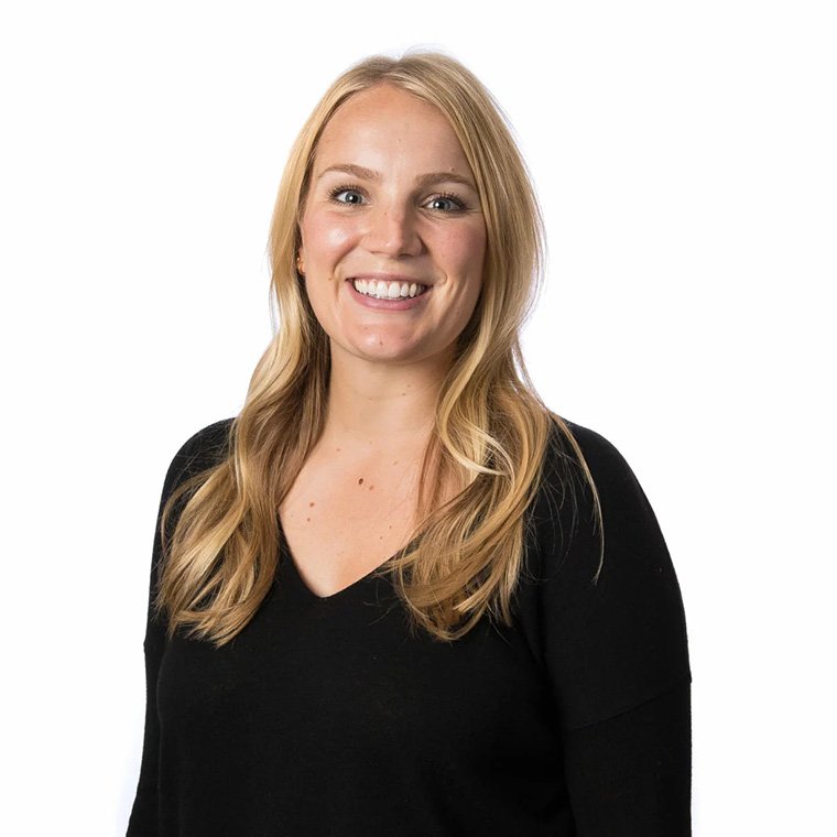 Meet Dr. Sara Orthodontist - Magic Smiles Portland Beaverton